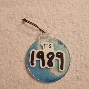 Handmade Resin Beautiful Beacons Taylor Swift 1989 Ornament